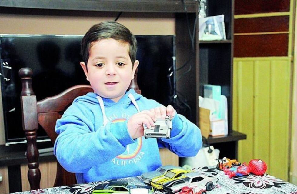 Juntan fondos para un nene ciego que necesita viajar a China