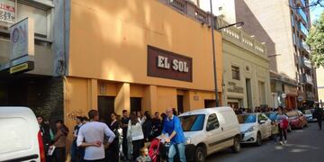 Larga fila en las entrevistas para trabajar en Selina\u002E