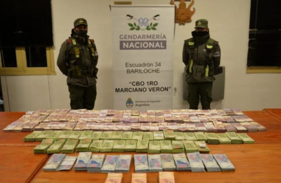 Sorprendieron a una funcionaria rionegrina trasladando $3.000.000 en una camioneta oficial