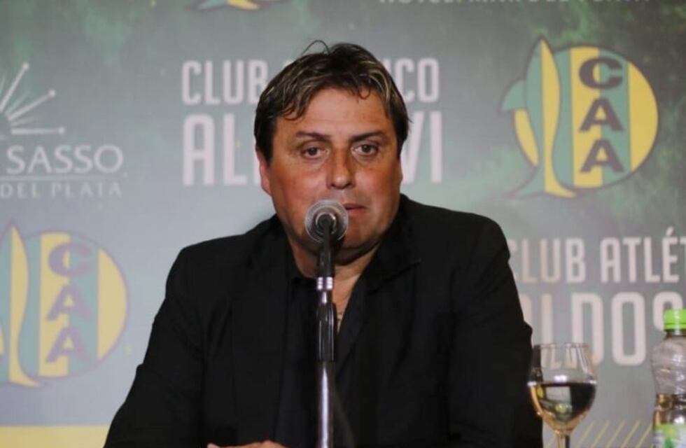 Ángel Guillermo Hoyos fue presentado como técnico de Aldosivi