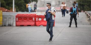 Multarán con hasta $80\u002E000 a los que violen la cuarentena en la Ciudad\u002E (EFE)