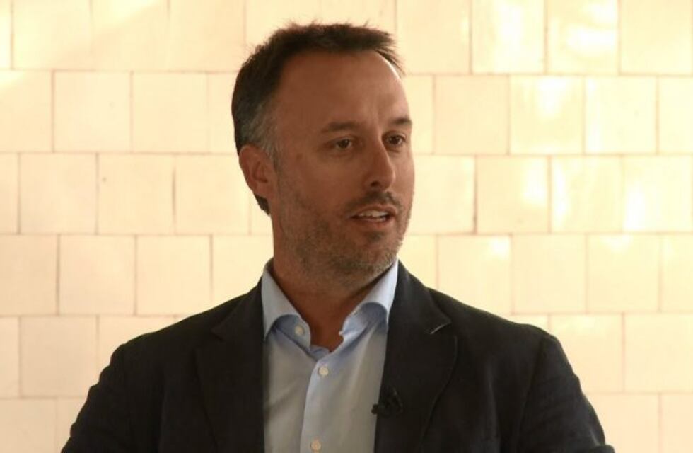 Mercado Libre contratará a 500 nuevos profesionales y subvencionará envíos gratis