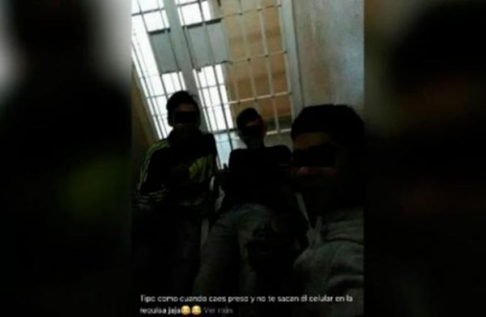 "Cuando caes preso y no te sacan el celular": así se burlan de la Policía