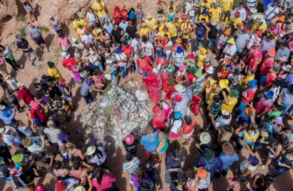 Espléndido "desentierro" del carnaval se vivió en Purmamarca