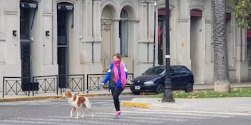 La ciudad se despertó con mucha humedad y baja temperatura.