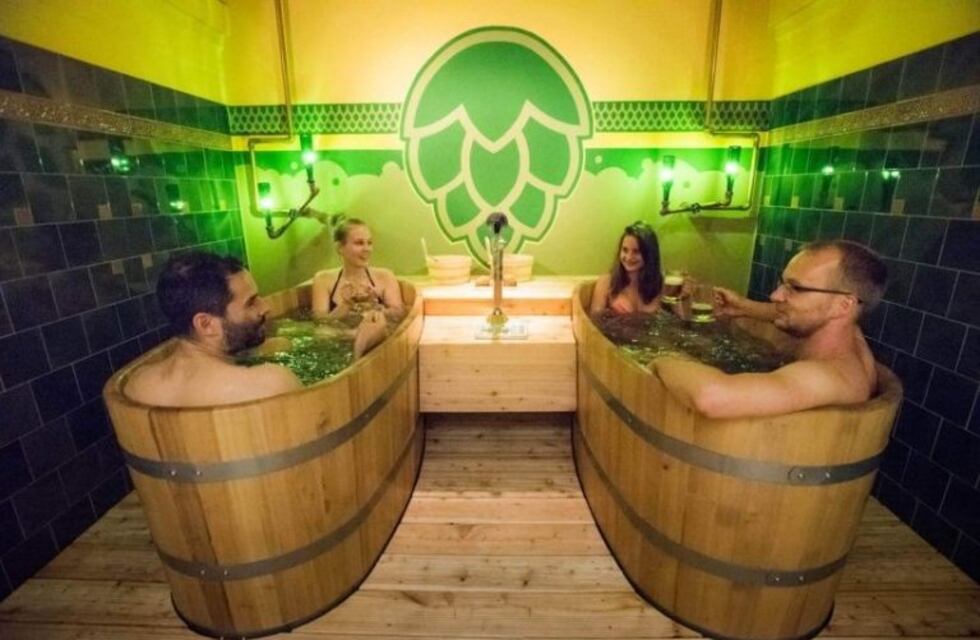 Cómo es el primer spa de cerveza que abrió en la Argentina