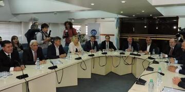 Los Gobernadores de la oposición se reunieron antes de juntarse con Mauricio Macri