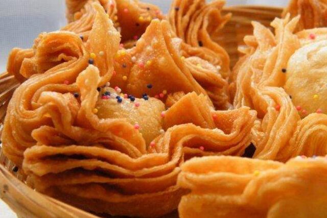 Menú patrio: empanadas, locro y pastelitos
