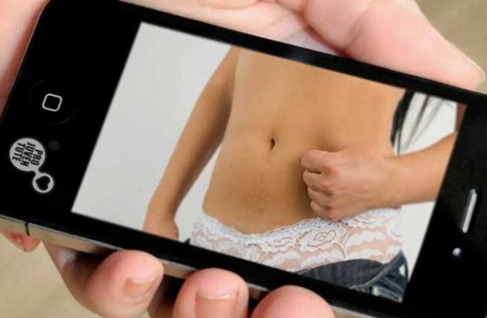 Sexting: 52% de los cordobeses cree que gente de su edad lo practica