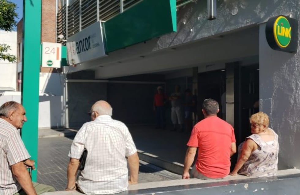 Bancarios en Córdoba adhirieron a la protesta nacional: paro por dos horas