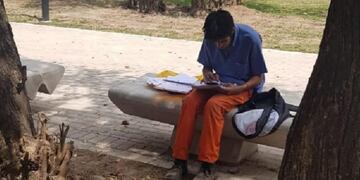 Agustín Lorca, el joven que trabaja y estudia para terminar el secundario\u002E (El Doce TV)