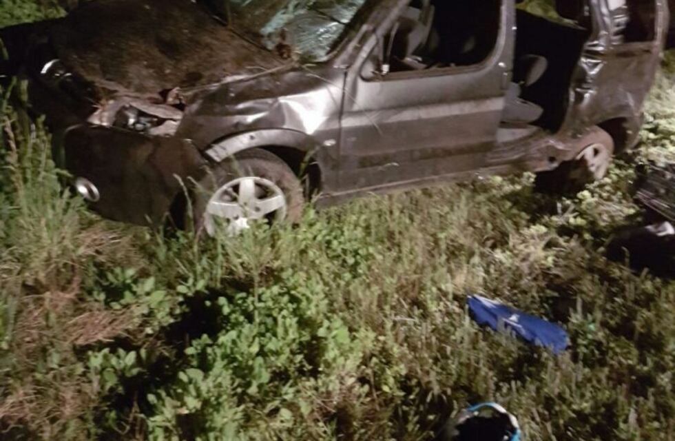 Vuelco fatal en ruta 7 a la altura de Washington: un muerto, dos heridos y una niña ilesa