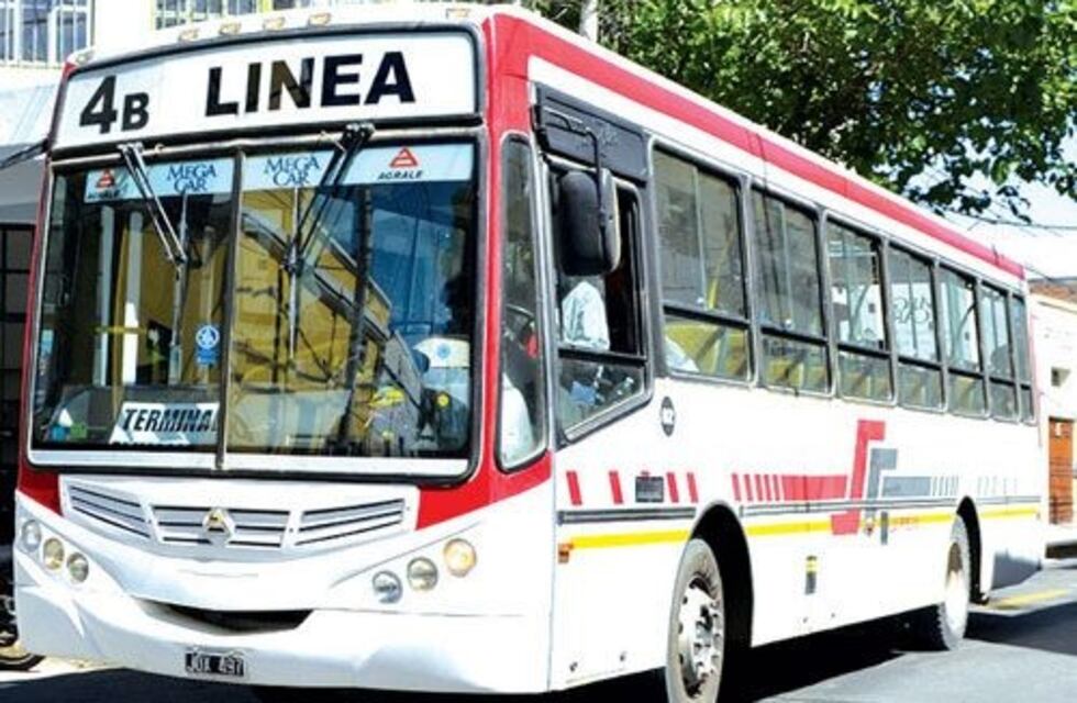 El recorte de horas en el recorrido de colectivos urbanos continuará hasta el miércoles