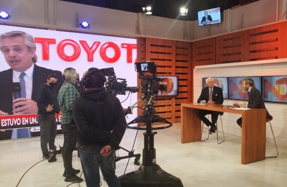 Gustavo Tobi deja Noticiero Doce y las redes lo saludan