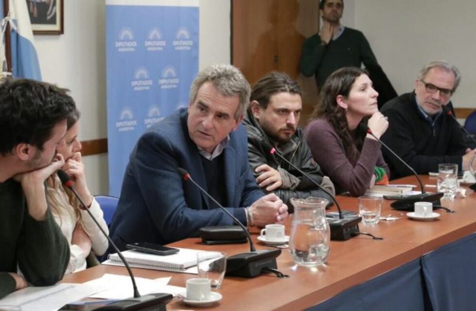 Agustín Rossi impulsará la derogación del decreto que eliminó el fondo sojero