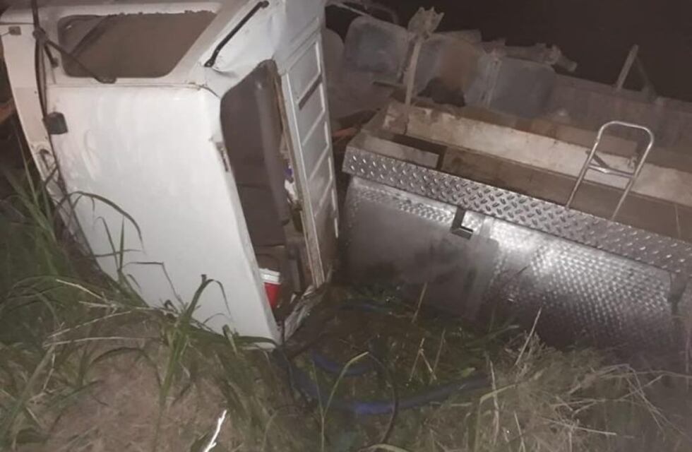Marull: se accidentó un camión que transportaba leche