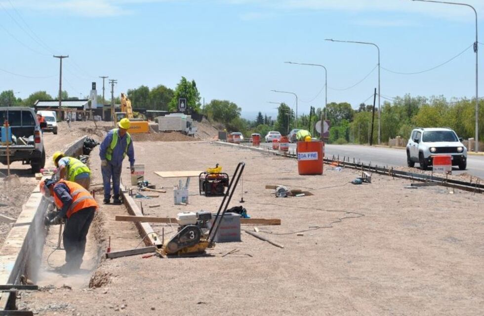 La obra de ruta 82 será la última de Cornejo y la primera de Suarez