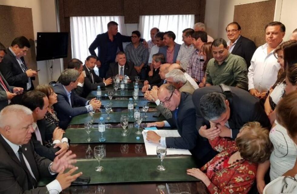 El peronismo retomó la sede el PJ y llamó a internas para el 17 de febrero