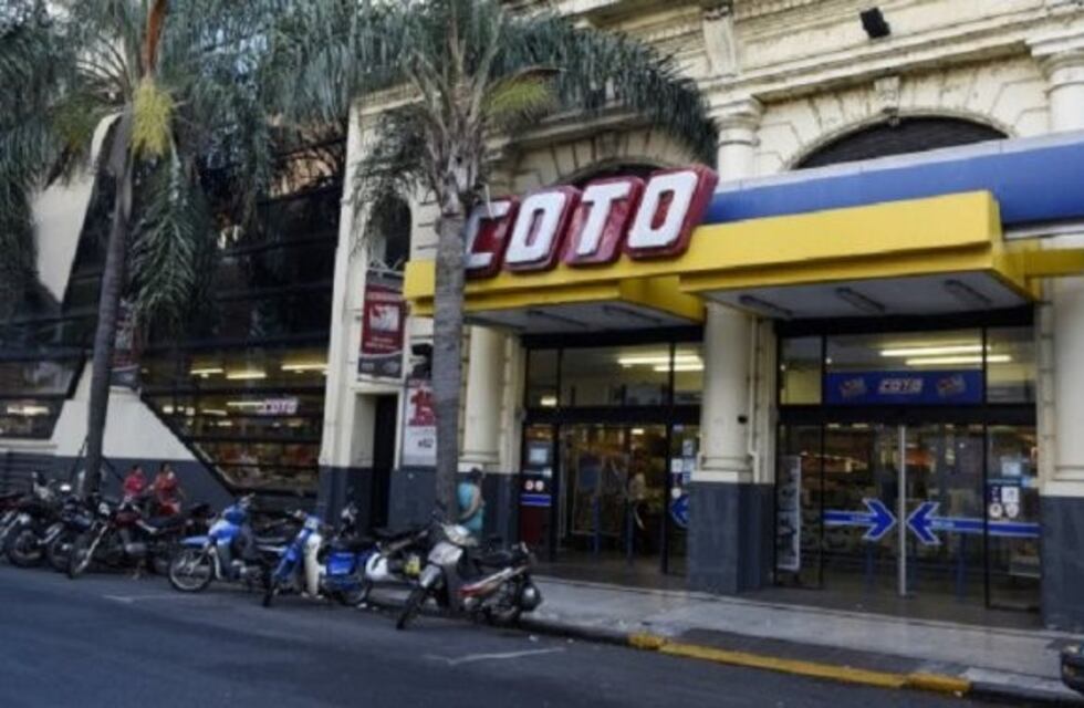 Tras el fallo de la corte provincial, reabrieron los grandes supermercados de la ciudad