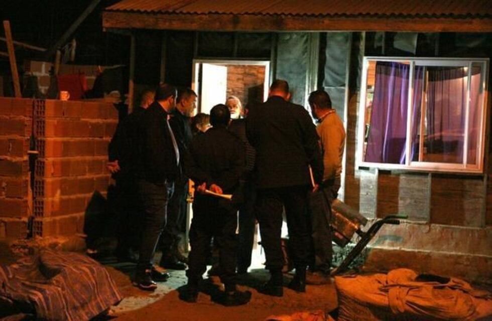 Punta Lara: encontraron un bebé muerto en un balde y detuvieron a los padres