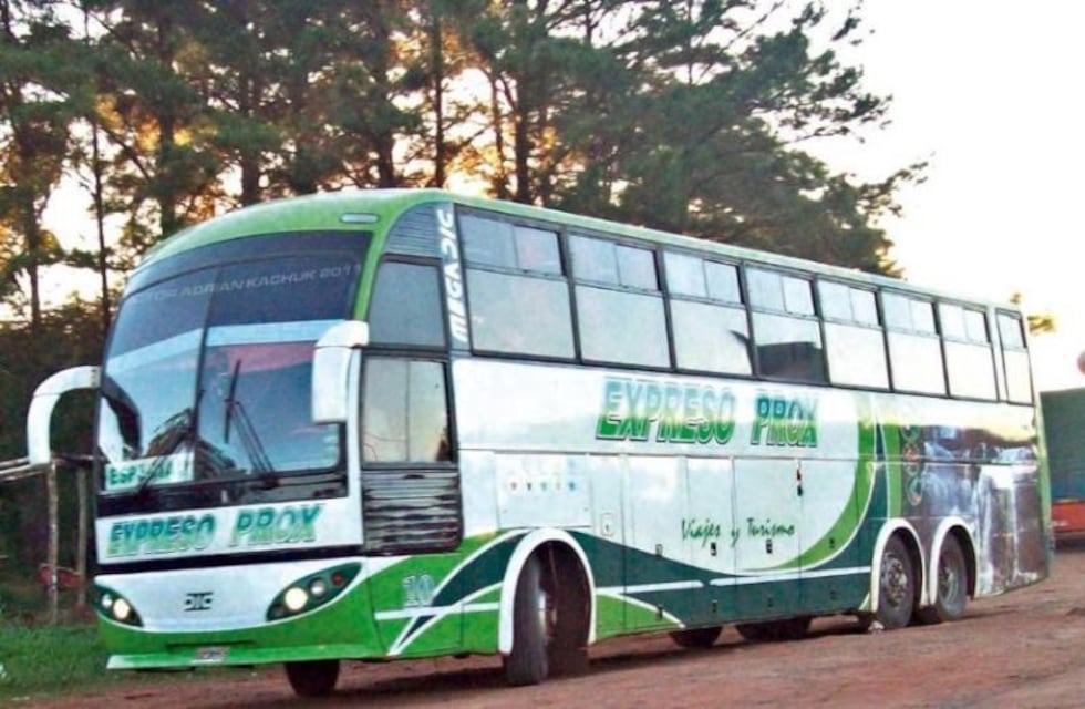 Fabrica el biodiésel que usan sus ómnibus de pasajeros