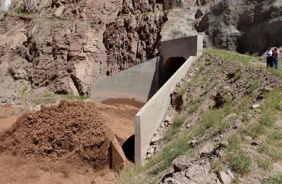 Una nueva limpieza del Dique Potrerillos afectaría el servicio de agua potable