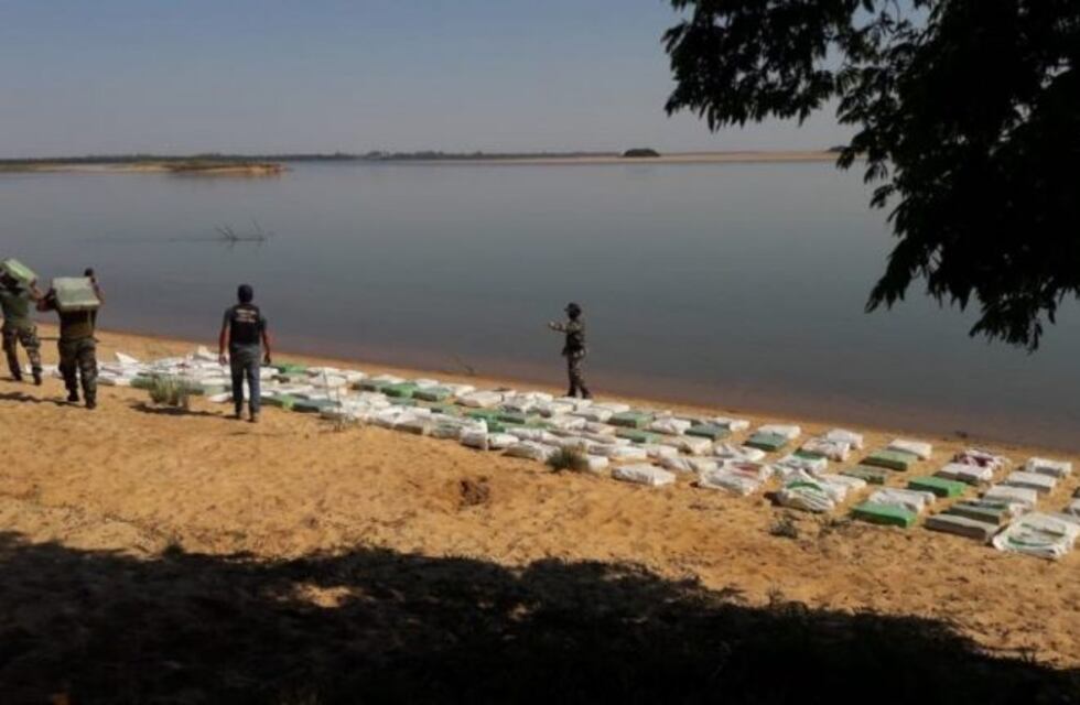 Encontraron 3500 kilos de marihuana en una isla