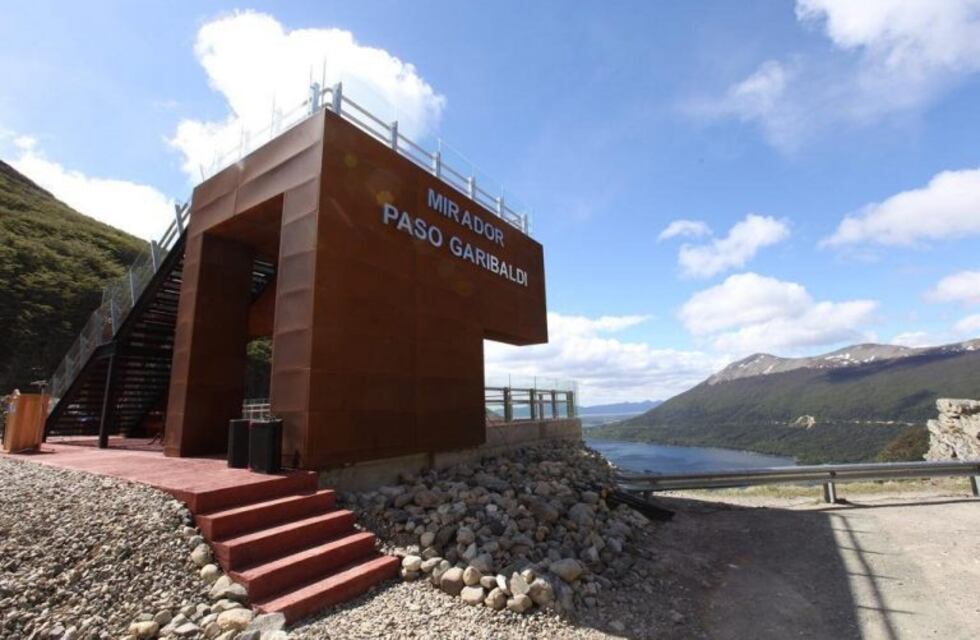 Entre Ushuaia y Río Grande se inauguró el nuevo Mirador del Paso Garibaldi