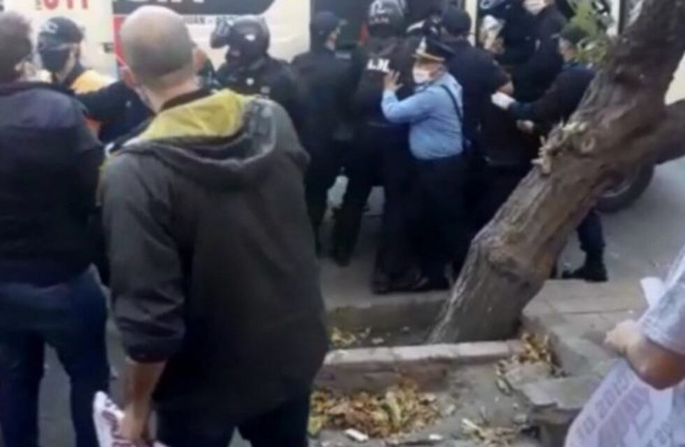 Comerciantes sanjuaninos, detenidos por protestar en pleno centro