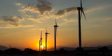 Un paranaense construyó un generador de energía para su casa