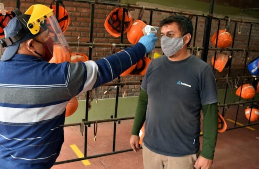 Ledesma reportó un deceso y ratificó que se cumple con "protocolos específicos"