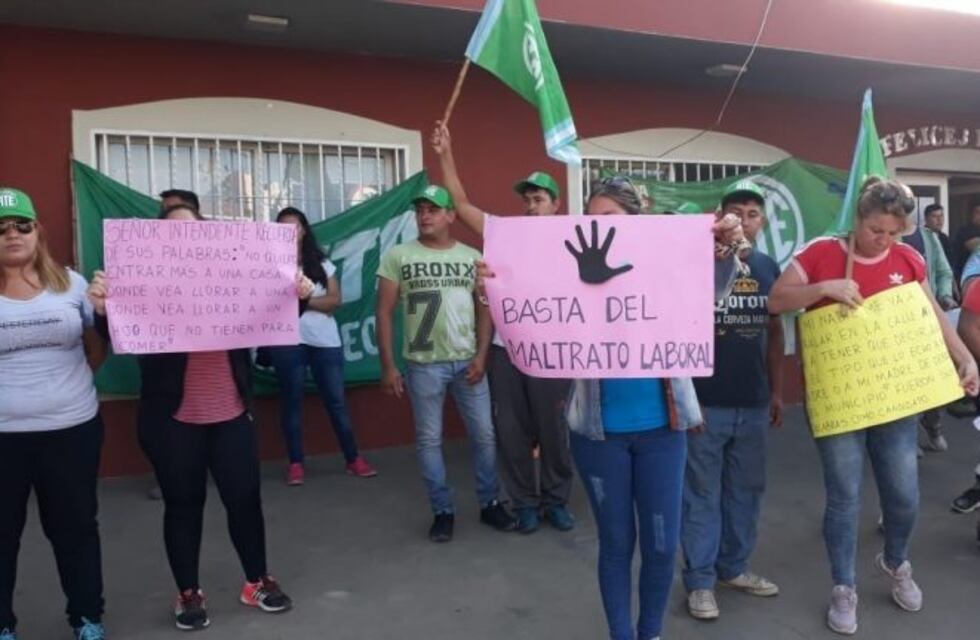 La UCR presentó un escrito al gobernador Jalil por los despidos "injustificados"