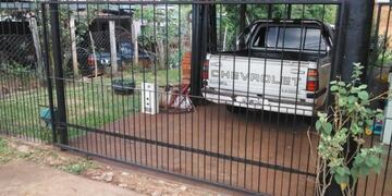 Los ladrones usaron una barreta para abrir el portón de la casa ubicada en la calle Cancharana\u002E