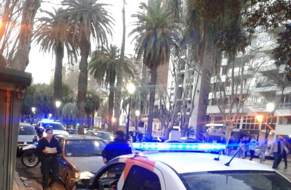 Un hombre completamente borracho casi provoca una tragedia en bulevar Oroño