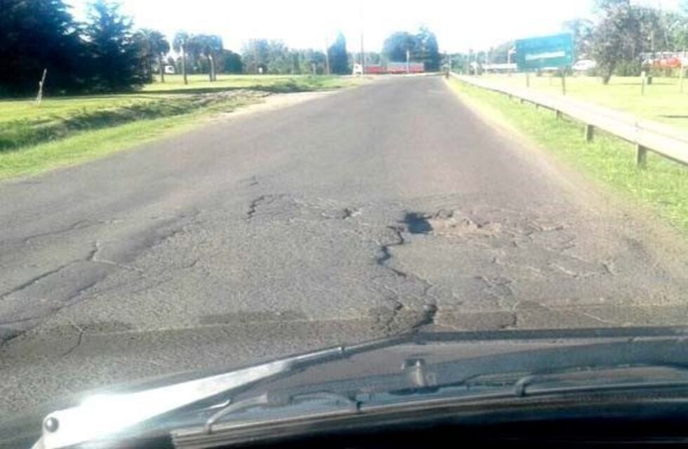 Vecinos reclaman a Vialidad Provincial la reparación del Camino de la Costa