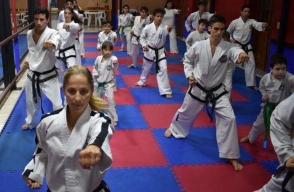 Taekwondistas misioneros se preparan para el Mundial en Foz de Iguazú