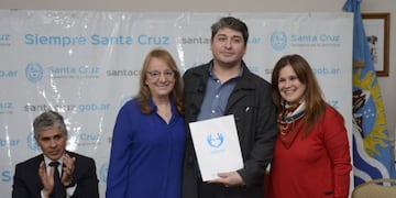 Entregan de certificados a los emprendedores de la economía social