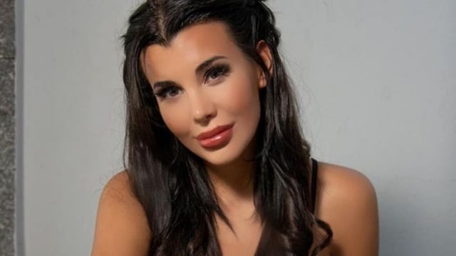 Charlotte tiene una activa presencia en las redes sociales, principalmente en Instagram.