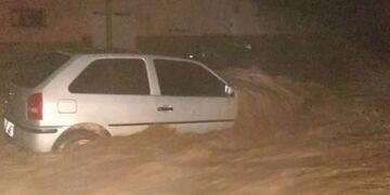 La lluvia llegó con la crecida de ríos en algunas zonas de San Juan\u002E