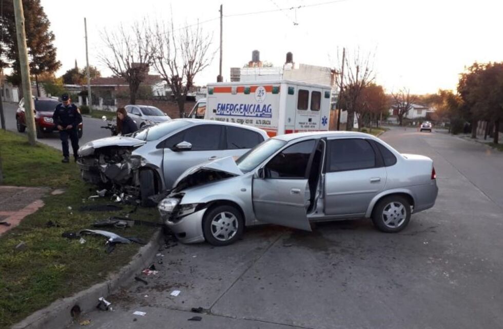 Grave accidente de tránsito donde una joven resultó con traumatismo de cráneo
