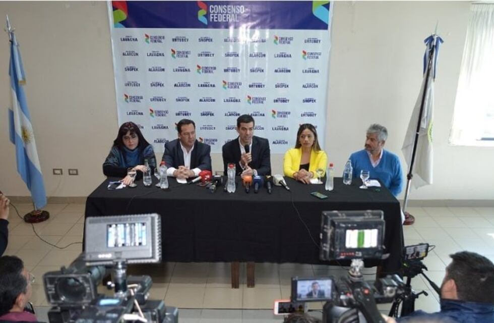 Urtubey relacionó en Jujuy "los niveles de pobreza" con la "grieta" política