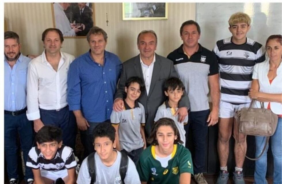 El ministro de gobierno de la provincia recibió a representantes de los clubes de rugby