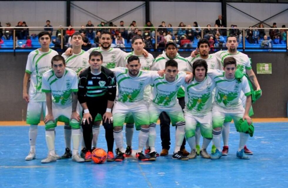 Camioneros y Comercio pelean a la par por la punta del torneo