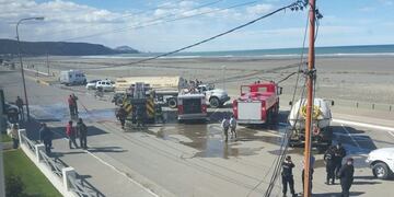 Bomberos y policía acudieron al lugar\u002E
