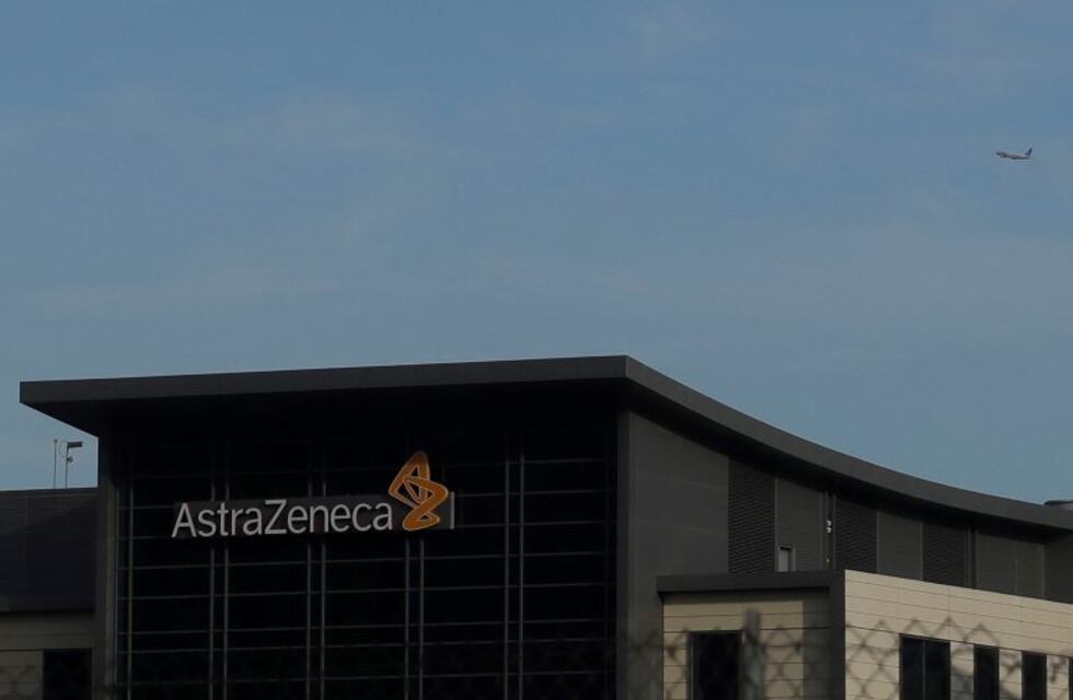 La Unión Europea autoriza la vacuna de AstraZeneca para todos los adultos, sin límite de edad