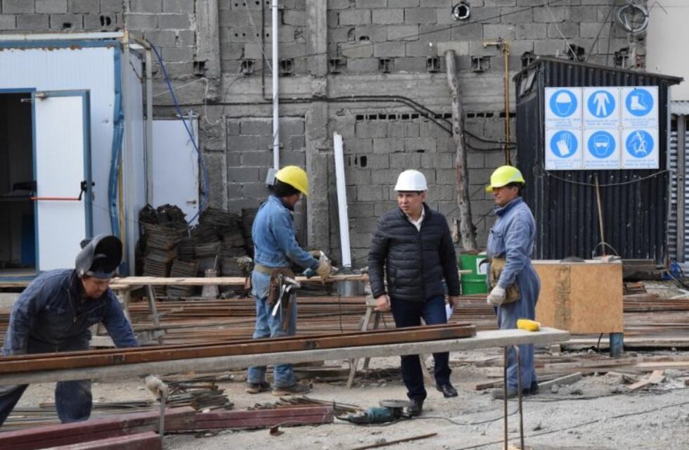 Juan Carlos Pino recorrió los avances de construcción del nuevo edificio del Concejo Deliberante
