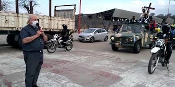 El obispo Fernández pronunció una invocación a las puertas del hospital de campaña en la Ciudad Cultural y oró por los pacientes, el personal de salud y sus familias\u002E