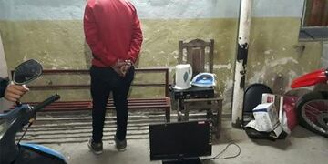 Sólo uno de los delincuentes fue detenido\u002E El menor fue entregado a sus padres\u002E