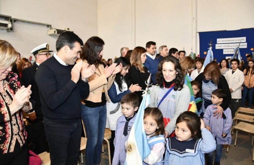 Emotivo acto por el 9 de Julio en la Escuela Primaria N° 52
