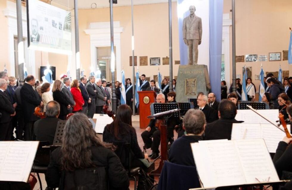 Un acto por el aniversario de la Revolución de Mayo y de la UNT